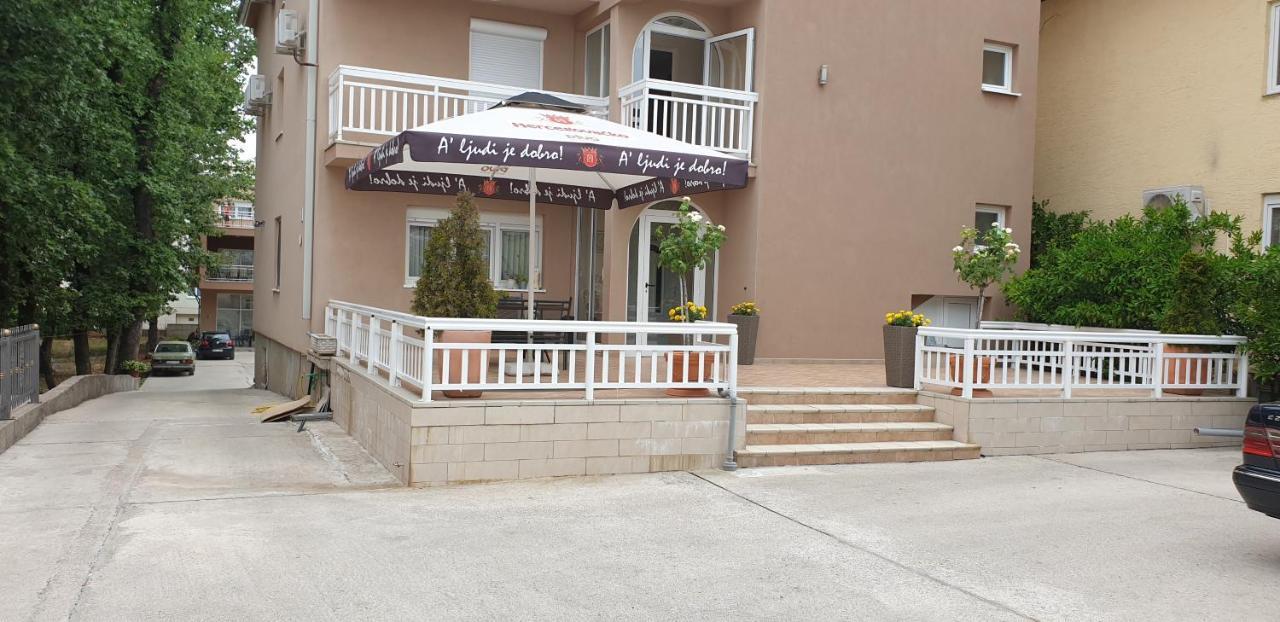 Pansion Matija Acomodação com café da manhã Međugorje Exterior foto