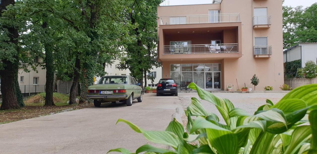 Pansion Matija Acomodação com café da manhã Međugorje Exterior foto